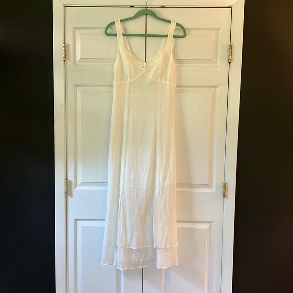 JNSQ White linen dress for summertime